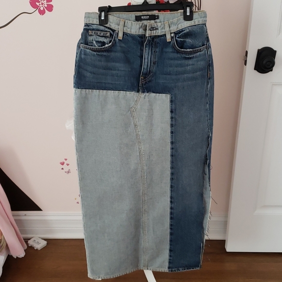 Dresses & Skirts - Hudson midi denim skirt 28size